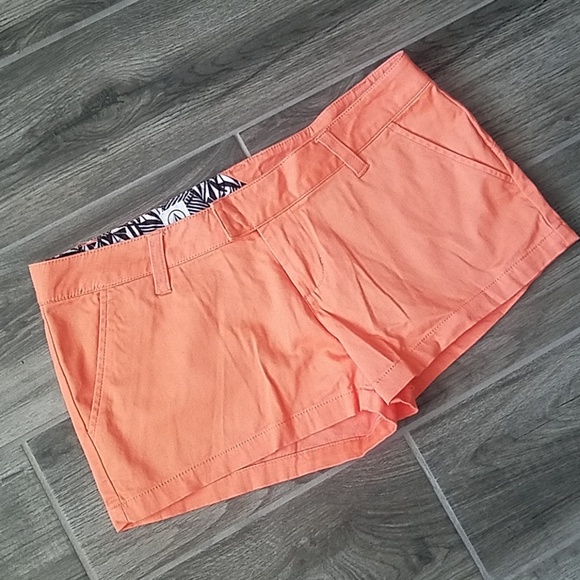 Volcom Pants - NWOT Orange/coral Volcom shorts